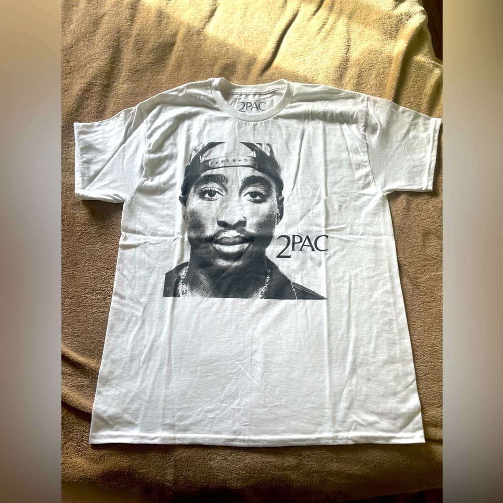 2Pac “me against the worlds” Graphic Tee